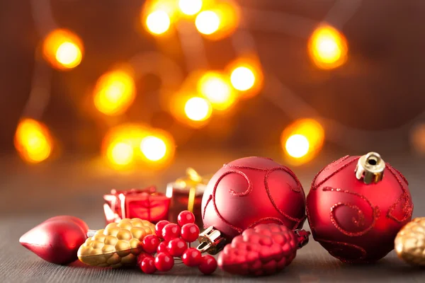 빨강 황금 크리스마스 훈장 빛 — 스톡 사진
