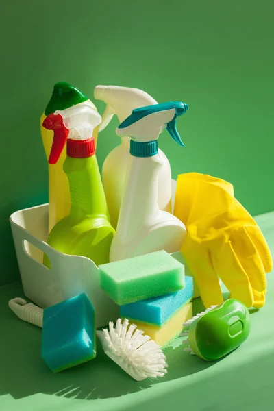 Itens de limpeza luva de esponja escova de pulverização doméstica — Fotografia de Stock