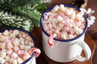 mini lokum şekeri ile sıcak çikolata