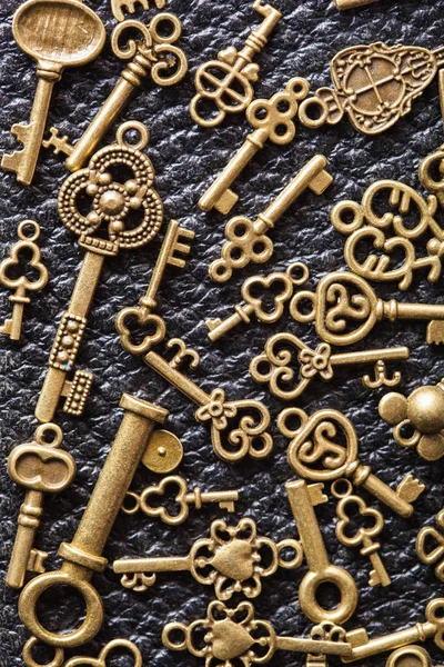 Steampunk old vintage metal keys background — Stock Photo, Image