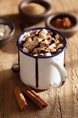 şekerleme sıcak çikolata mini lokum tarçın kış içki