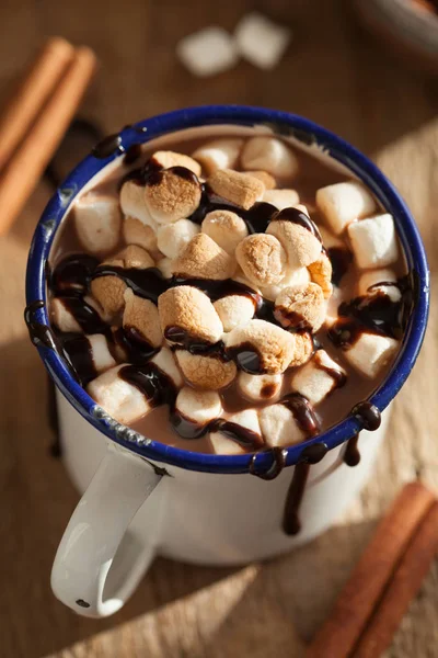 şekerleme sıcak çikolata mini lokum tarçın kış içki