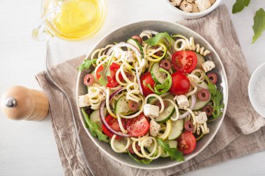 Kabak salatası Yunan Biberi domates peynir zeytin c ile spiralized