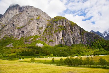 Norveç dağ manzarası Eikesdalen yakın
