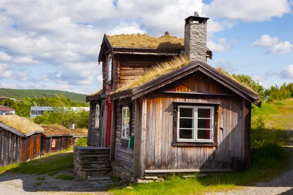Tradycyjne domy miasta kopalni miedzi w Røros, Norwegia — Zdjęcie stockowe