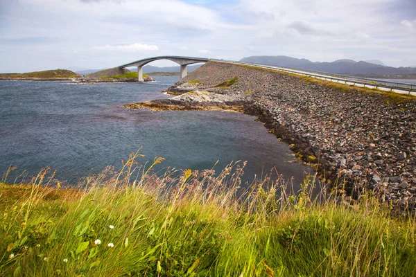 Most na drodze Atlantic Norwegia — Zdjęcie stockowe