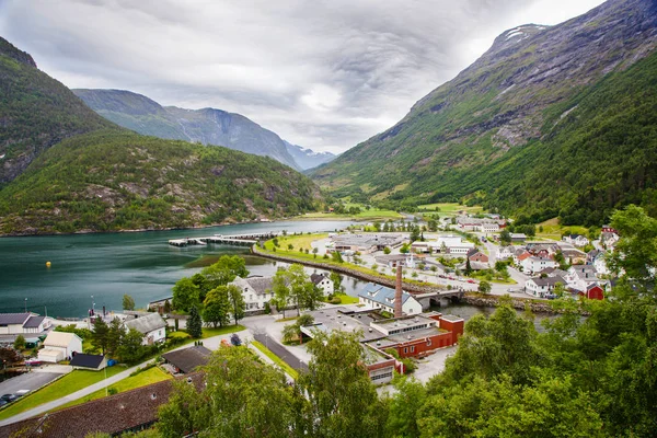 Hellesylt Village near Geiranger fjord, Norsko — Stock fotografie