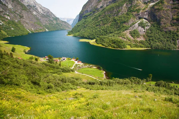 Vista sul Naeroyfjord in Norvegia — Foto Stock