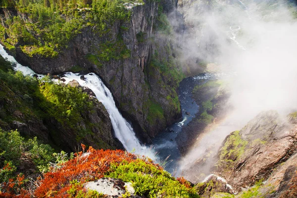 Zobacz na wodospad Voringfossen w prowincji Hordaland, Norwegia — Zdjęcie stockowe