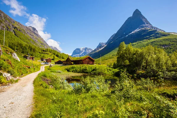 Innerdalen údolí krásné turistické destinace, Norsko — Stock fotografie