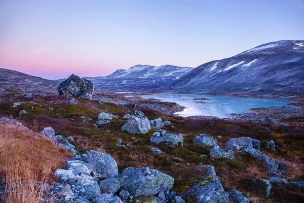 在国家旅游公路，挪威 Gamle Strynefjellsvegen 湖 — 图库照片