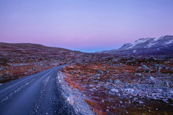 Weg bij Gamle Strynefjellsvegen, nationale toeristische weg, Noorwegen — Stockfoto