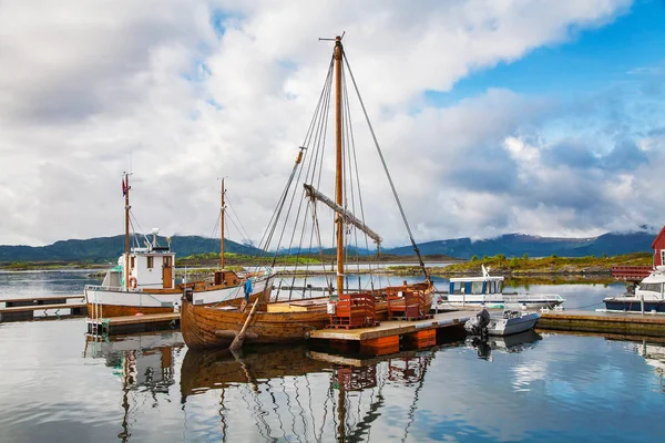 Barche tradizionali sull'isola di Haholmen, Norvegia — Foto Stock