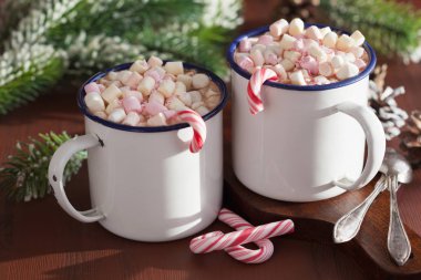 mini lokum şekeri ile sıcak çikolata