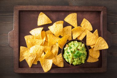 Meksika guacamole daldırma ve cips tortilla cips