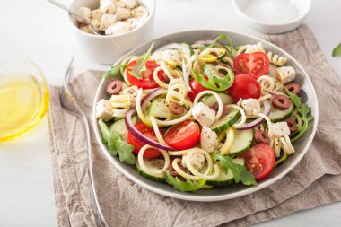 Kabak salatası Yunan Biberi domates peynir zeytin c ile spiralized