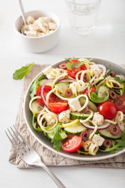 Kabak salatası Yunan Biberi domates peynir zeytin c ile spiralized