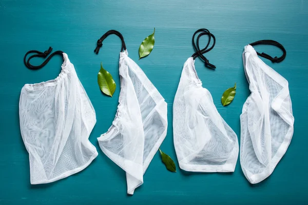 Saco de nylon de malha reutilizável, conceito de resíduos zero livre de plástico — Fotografia de Stock