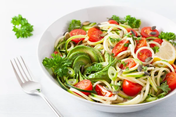 Vegan ketogenic spiralized courgette salad with avocado tomato p — Stock Photo, Image