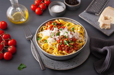 otlar ve parmesan, Tagliatelle bolognese makarna çeşitleri