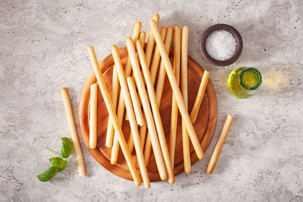 Grissini croccanti bastoncini di pane italiano . — Foto Stock