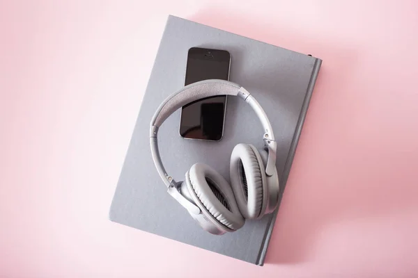 Audiobook Concept Modern Wireless Headphones Smartphone Book — Stock Photo, Image