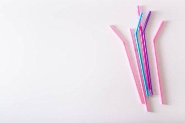 Tek kullanımplastik içme pipetleri