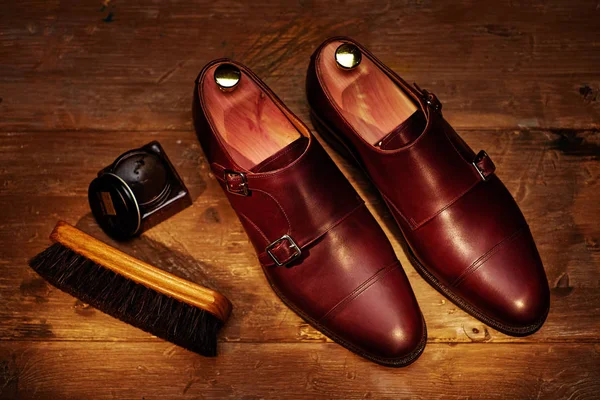 Nature morte avec chaussures en cuir pour hommes et accessoires pour chaussures ca — Photo