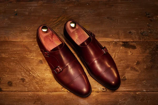 Stilleven met herenleren schoenen. — Stockfoto