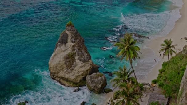 Vue d'une magnifique baie de diamant, île de Nusa Penida, Indonésie — Video