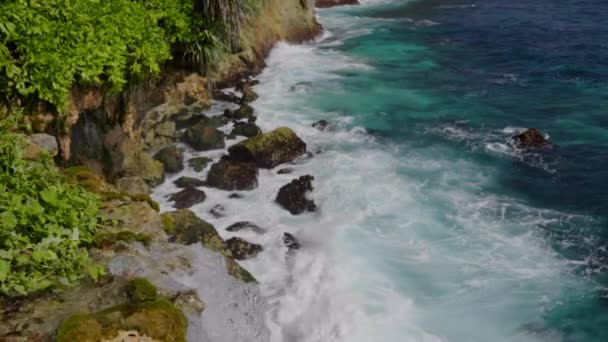View of Peguyangan Waterfall, Nusa Penida, Bali, Indonesia — 비디오