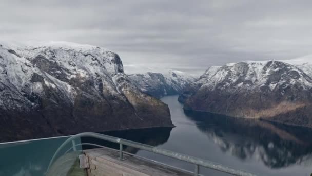 Stegastein Norveç Teki Aurlandsfjord Yukarısındaki Bakış Açısı — Stok video