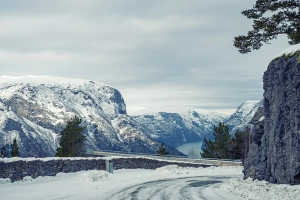 Blízko Stegastein názor nad Aurlandsfjord v Norsku — Stock fotografie