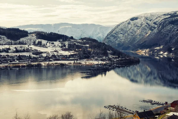 Vista sobre Hardangerfjord em Noruega — Fotografia de Stock