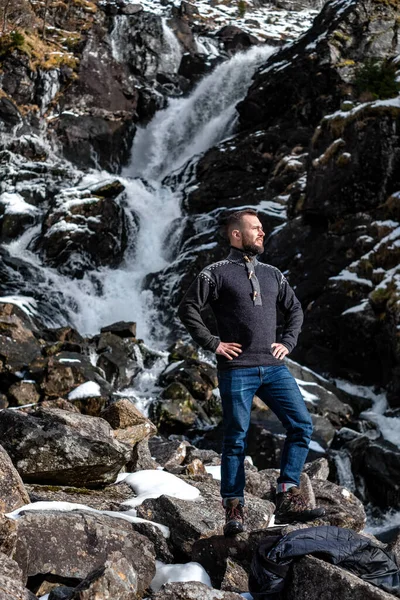 Man Front Latefossen Waterfall Winter Norway — Stock Photo, Image