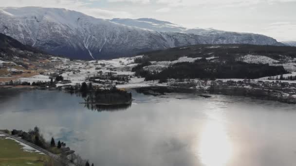 Blick über den Hardangerfjord in Norwegen — Stockvideo