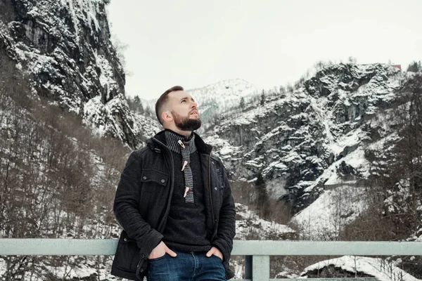 Norveç Naeroydalen Vadisinde Stalheimsfossen Şelalesi — Stok fotoğraf