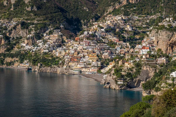 Bir Positano kasabası manzarası, İtalya — Stok fotoğraf