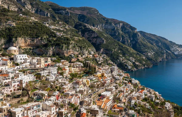 Kilátás egy Positano város, Olaszország — Stock Fotó