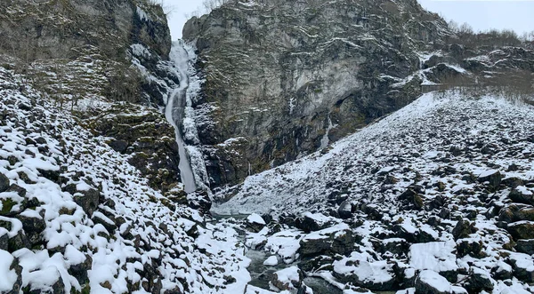 Stalheimsfossen-Wasserfall im Naeroydalen-Tal, Norwegen — Stockfoto