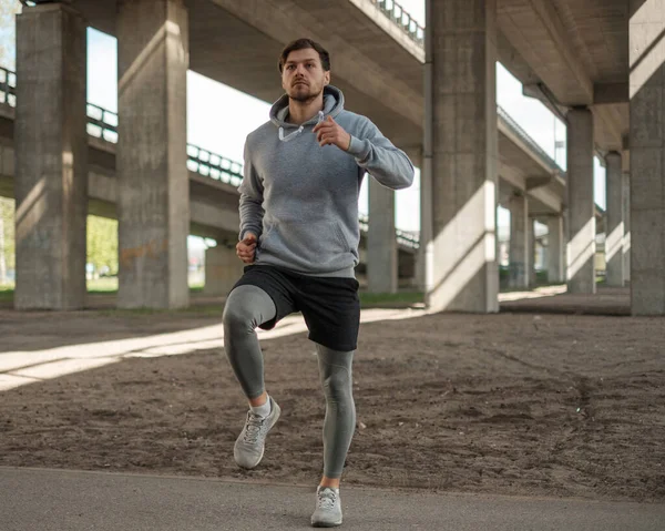 Hombre Calentando Antes Del Entrenamiento Calle Solo — Foto de Stock