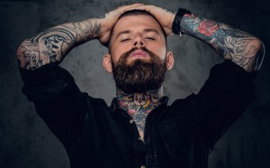 Sakallı hippi erkek 