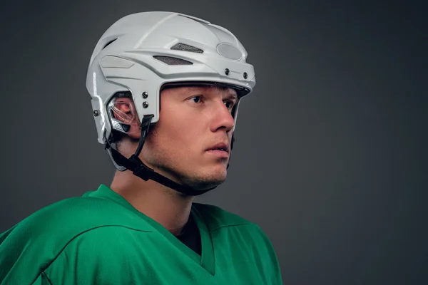 Giocatore di hockey con casco — Foto Stock