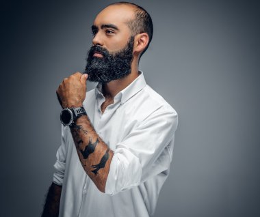 Karışık yarış erkek Beyaz gömlekli