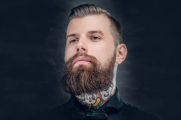 流行に敏感なひげを生やした男性 — ストック写真