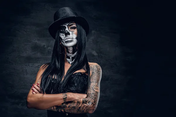 Girl in stylish top hat with skull make up. — ストック写真