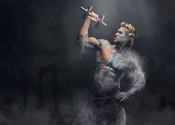 Дроблення кам'яної людини спортсмен — стокове фото
