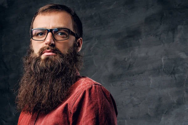 Homem hipster barbudo em óculos — Fotografia de Stock