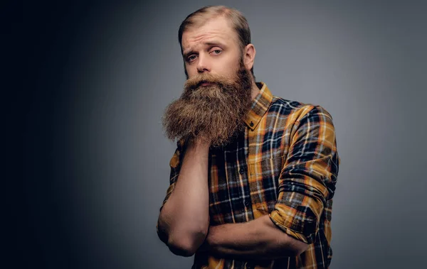 Man gekleed in een shirt geel hipster. — Stockfoto