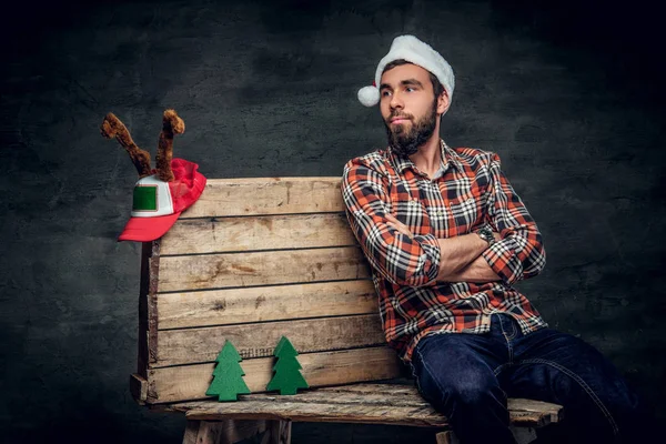 Barbudo con sombrero de Papá Noel — Foto de Stock